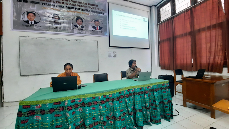 Pemaparan oleh Ketua Program Studi S1 Teknik Geofisika: Dr. Noper Tulak, S.Si.,M.Sc.